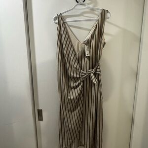 NWT H&M V-Neck Wrap Dress
